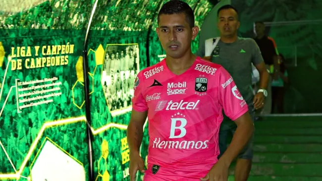 Elías Hernández previo a un partido con León en el A2016