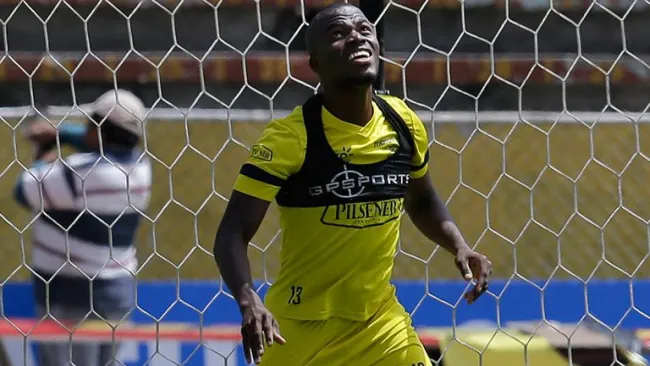 Enner Valencia en práctica de la selección de Ecuador