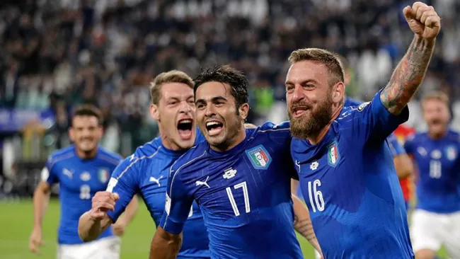 De Rossi festeja gol del empate contra España 