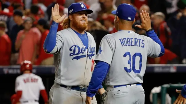 Turner y Roberts destejan el triunfo de los Dodgers 