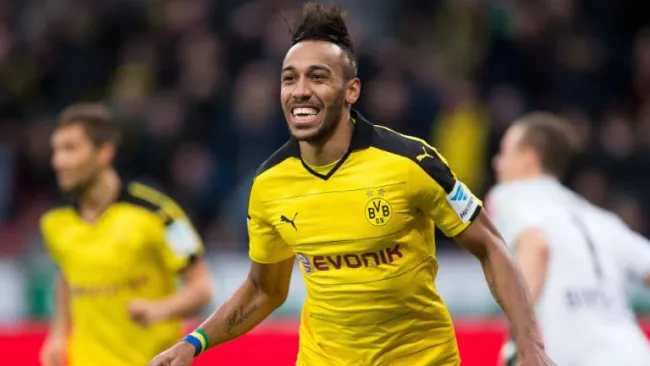 Aubameyang durante un encuentro con el Borussia Dortmund