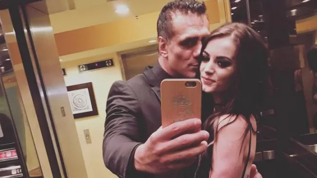 Alberto del Río, muy cariñoso con Paige