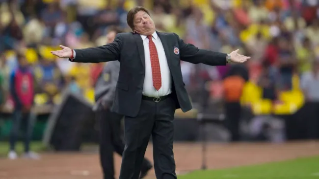 Miguel Herrera durante el partido contra América