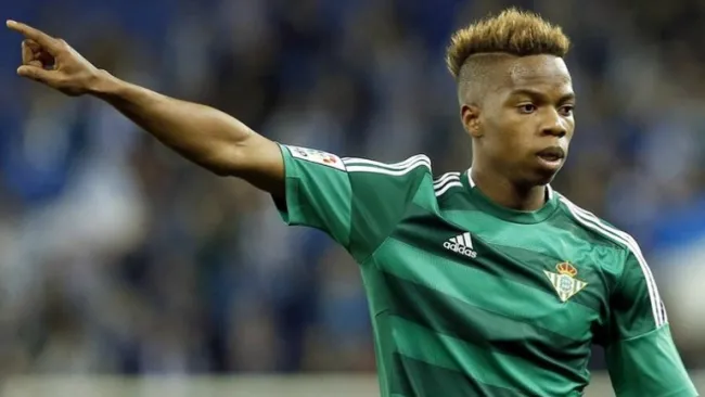 Charly Musonda en un partido con el Real Betis