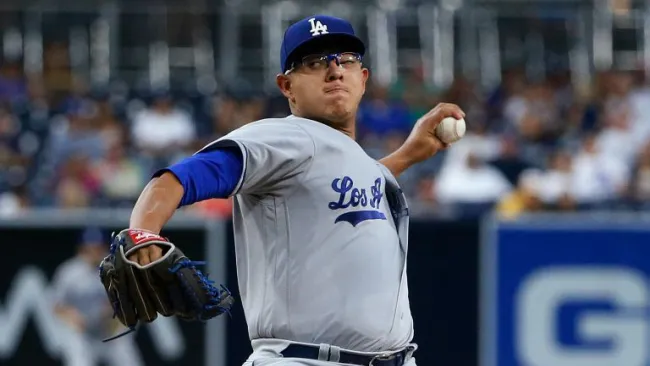 Julio Urías en un partido de los Dodgers