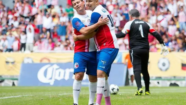 El emblemático jugador de Chivas será analista en la nueva cadena de televisión abierta