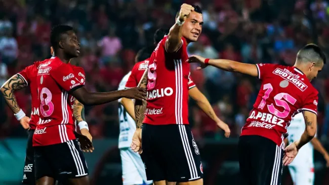 Caraglio celebra el gol del triunfo contra Jaguares