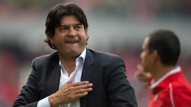 José Saturnino Cardozo sonríe a la afición de Toluca