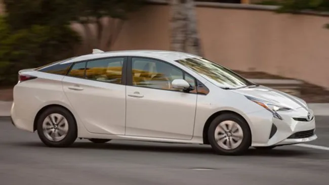 Toyota 'Prius' tendría problemas en el sistema de frenado