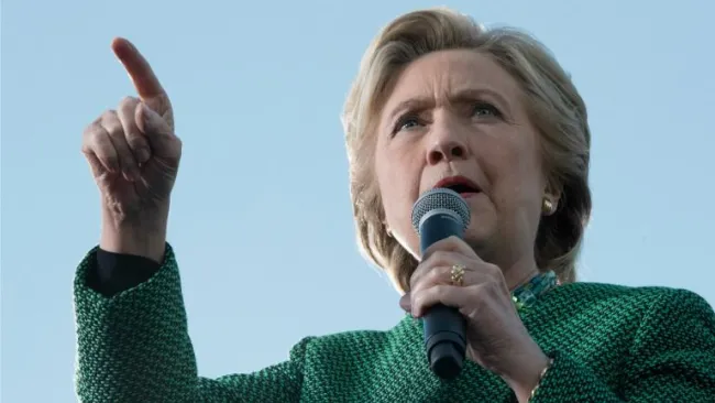 Hillary Clinton da un discurso durante su campaña presidencial
