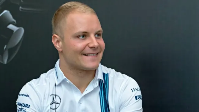 Valtteri Bottas durante la presentación de su reloj