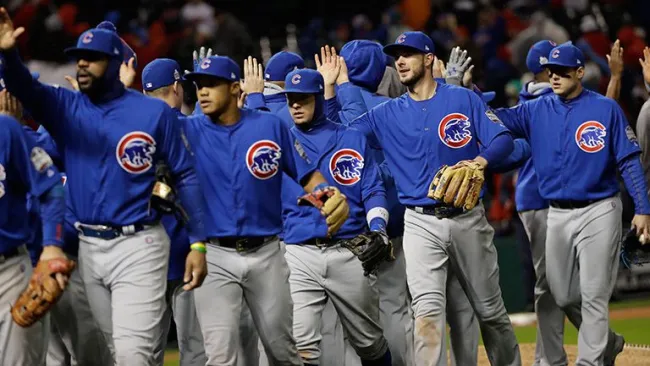 Los jugadores de Chicago festejan tras vencer a Cleveland