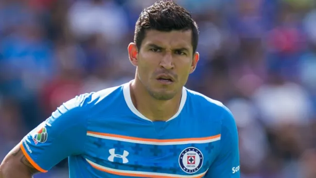 Maza Rodríguez en un juego de Cruz Azul 