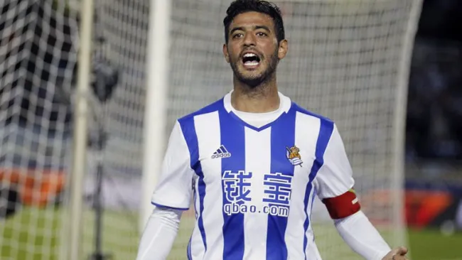 Carlos Vela grita su anotación con la Real Sociedad