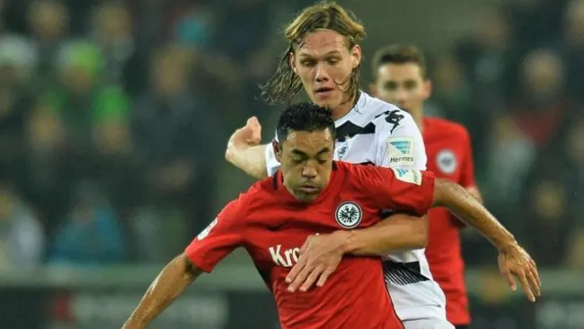 Marco Fabián, durante el juego entre Frankfurt y Mönchengladbach
