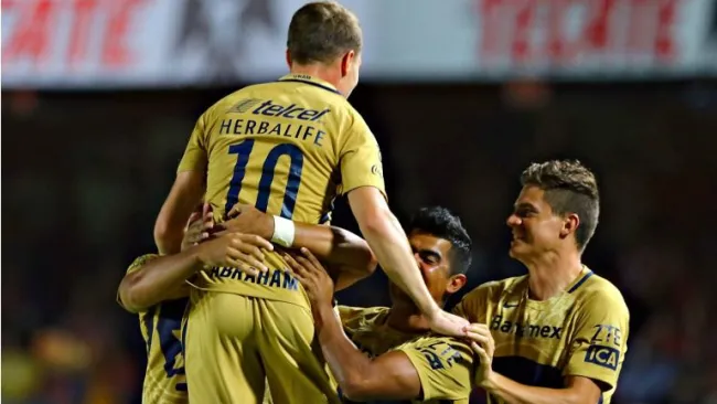 Pumas celebra el primer tanto del encuentro