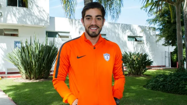 Pizarro posa con alegría para la cámara de RÉCORD