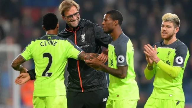 Klopp felicita a sus jugadores tras la goleada contra el Crystal Palace