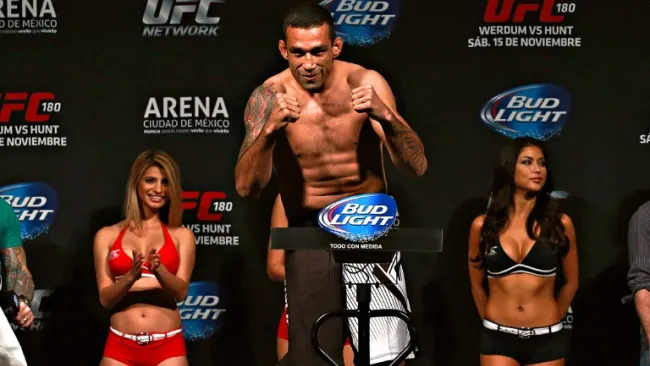 Fabricio Werdum durante una ceremonia de pesaje