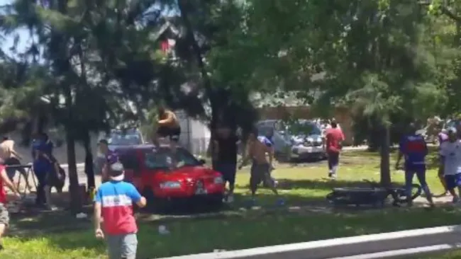 Aficionados de Tigre atacan a un grupo de personas identificadas con el club Nueva Chicago