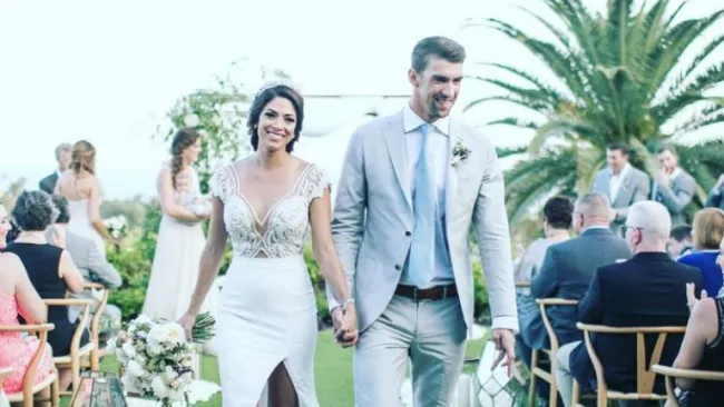 Michael Phelps y Nicole Johnson en la ceremonia de su matrimonio