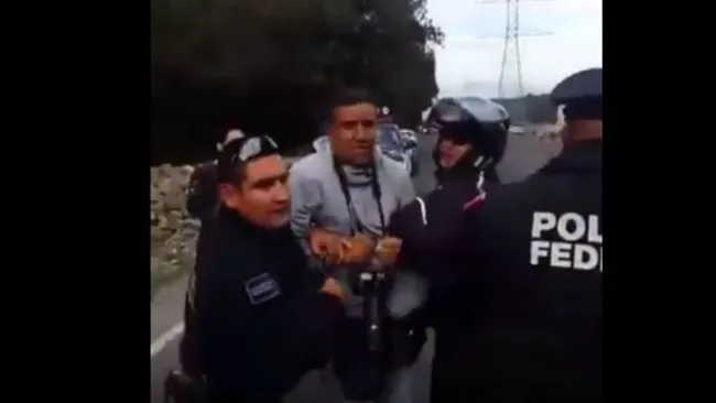 Elementos de la Policía Federal agreden a periodista