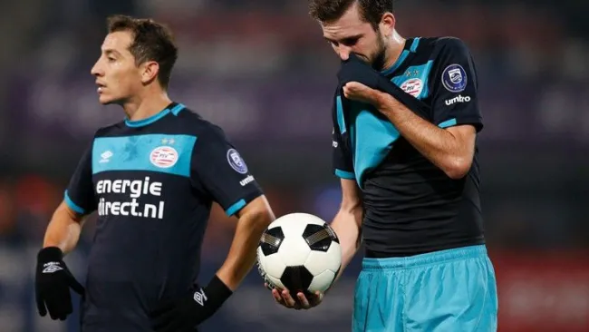 Andrés Guardado, durante un juego del PSV