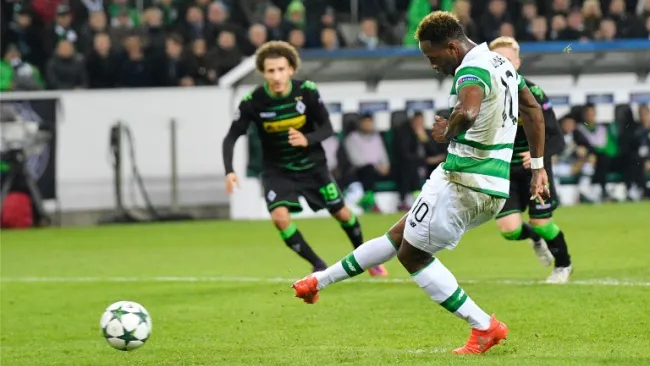 Dembelé, en el cobro de penalti frente a Gladbach