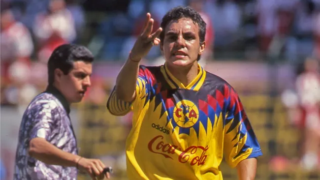 Cuauhtémoc Blanco reclama una falta