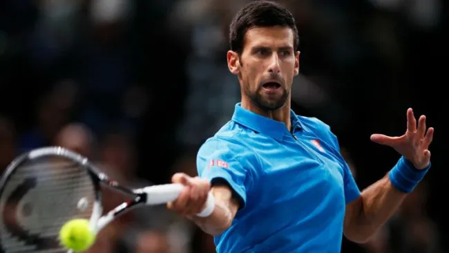 Novak Djokovic durante el Masters 1000 París-Bercy