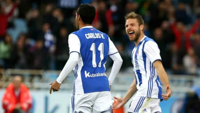 Carlos Vela festeja anotación contra el Atlético de Madrid