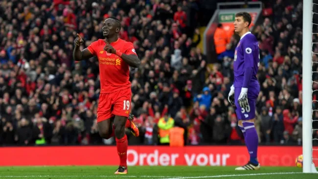 Sadio Mane festeja gol en el partido contra el Watford