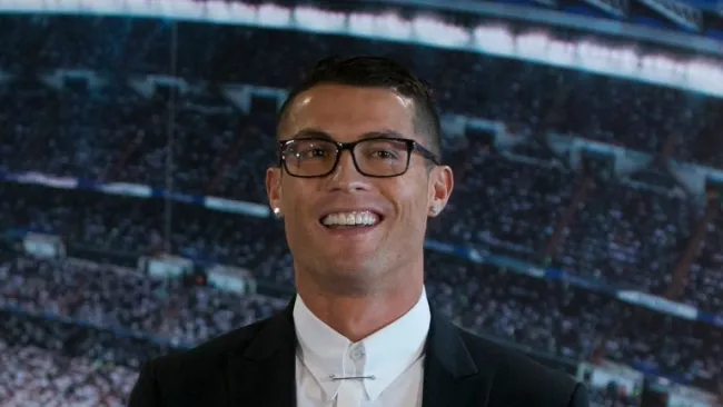CR7 sonríe en la conferencia de prensa por la renovación de su contrato con Real Madrid