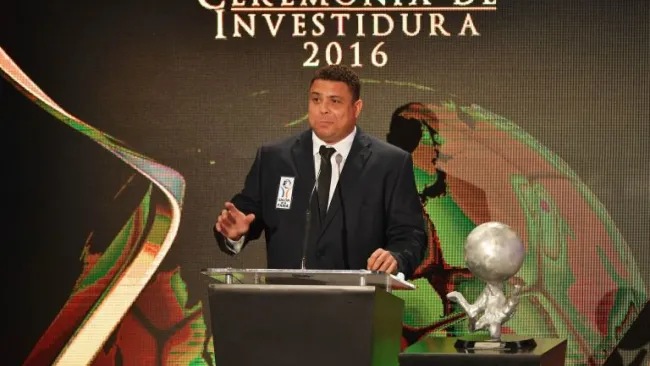 Ronaldo durante su discruso de agradecimiento