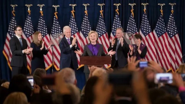 Hillary Cliton en conferencia tras su derrota en la elecciones de EU