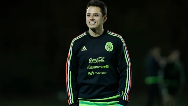 Chicharito Hernández durante el primer entrenamiento del Tri en Columbus