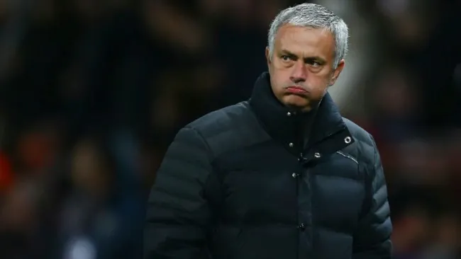 Mou se lamenta durante un partido del Manchester United 