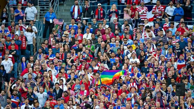 Afición estadounidense apoyando a su Selección