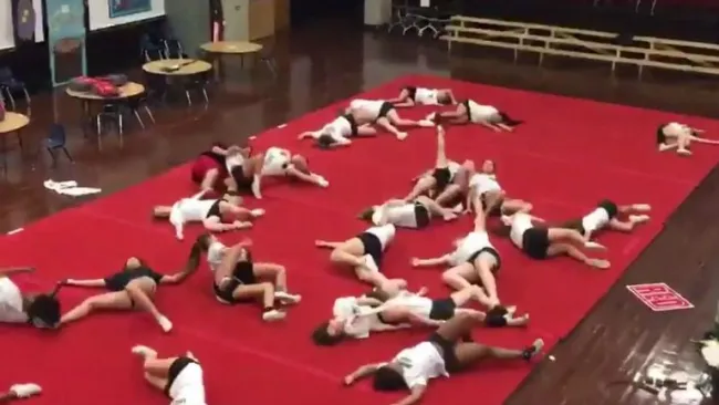 El reto deja a todos los participantes en el suelo