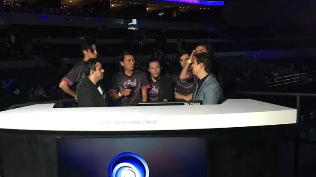 Los elementos de 6Sense en una entrevista