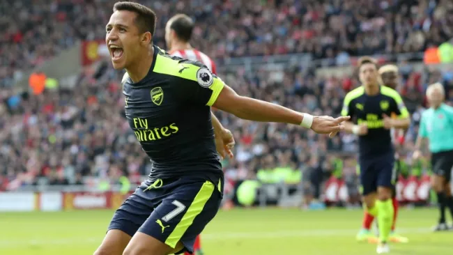 Alexis Sánchez festeja una anotación con el Arsenal en Premier 