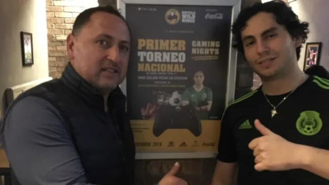 Germán Villa, junto a UL1BARRI en las Gaming Nights de Buffalo Wild Wings