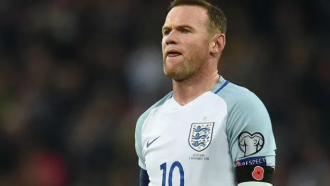 Wayne Rooney, molesto en partido de Inglaterra vs Escocia