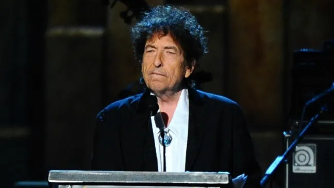 Bob Dylan no asistirá por su premio Nobel de Literatura