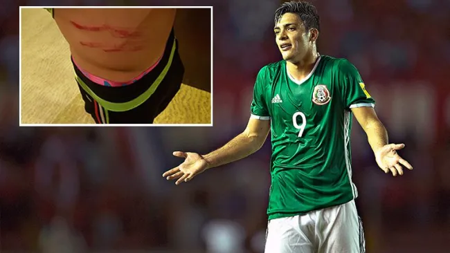 Raúl Jiménez reclama una acción en juego contra Panamá