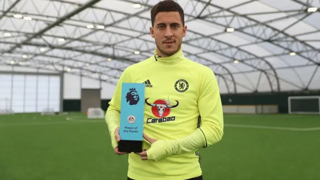 Hazard presume su reconocimiento como jugador del mes