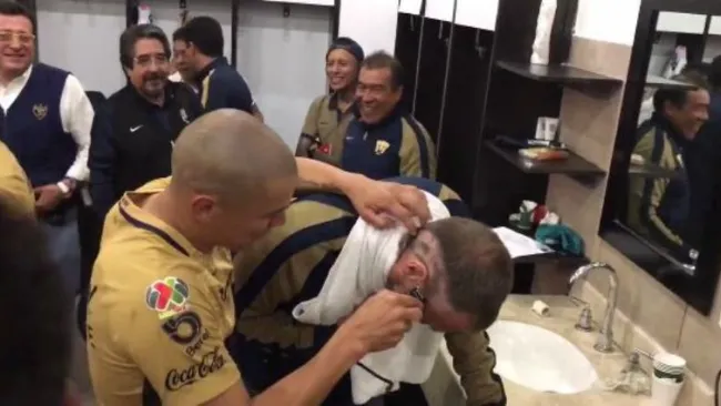 Verón rapa a Ares de Parga