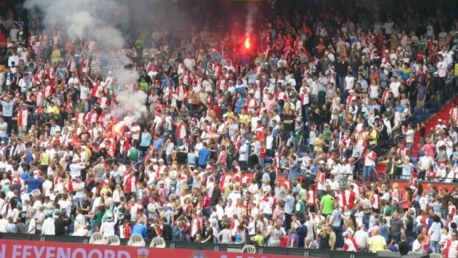 Aficionados del Feyenoord durante un partido
