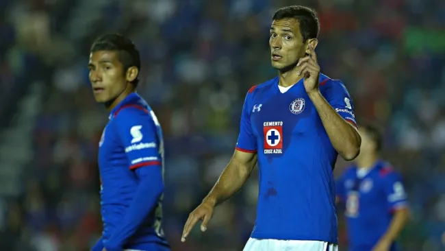 Roque Santa Cruz durante un partido de La Máquina