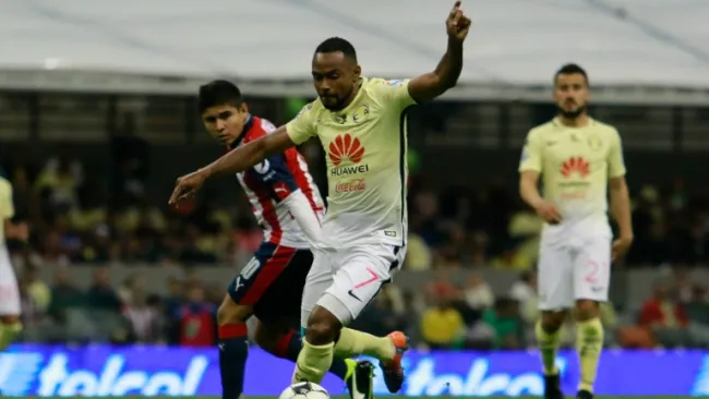 William Da Silva en el Clásico